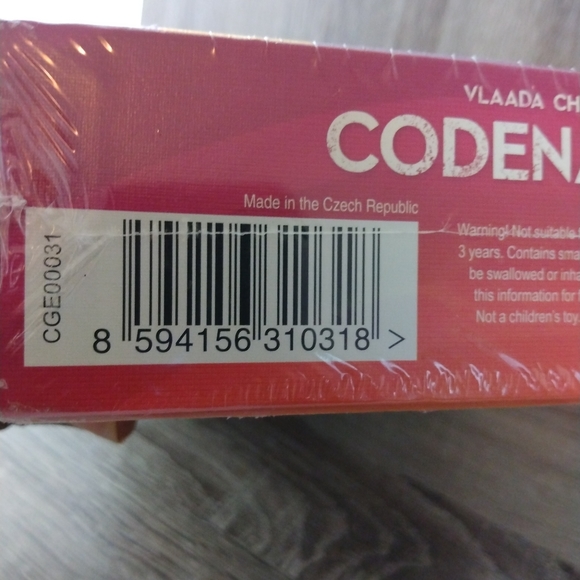 Codesnames Top Secret Word Game - Picture 7 of 9